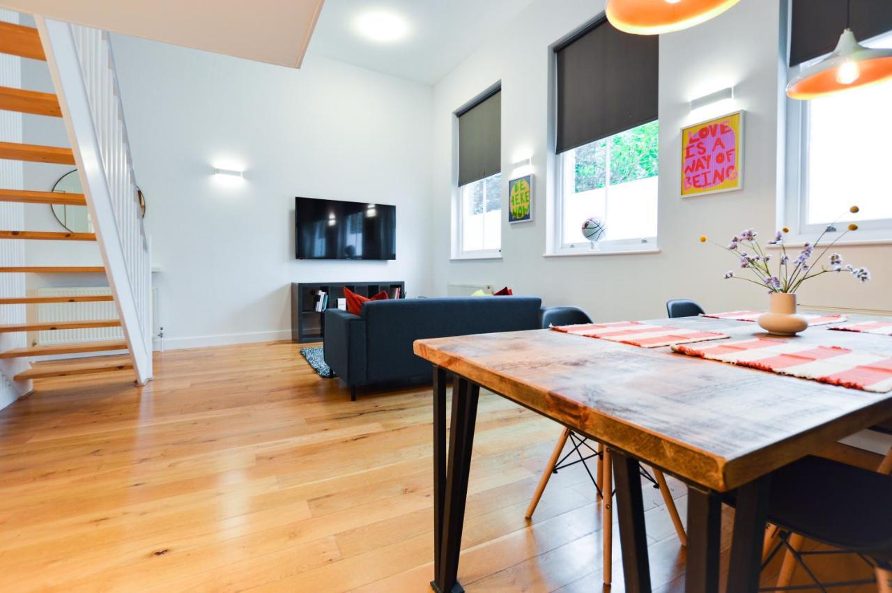 Spacious West Hampstead Apartment With Mezzanine Bedroom By Concept Apartments London Kültér fotó